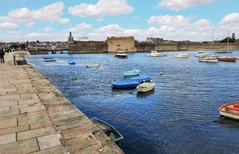 Gorgeous Apartment In Concarneau - Photo 32