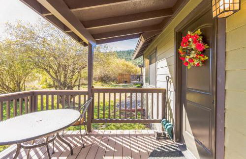 Cozy Cabin Retreat with Scenic Views cabin - Foto 26