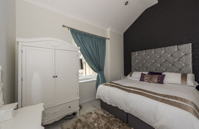 Union Bank Apartments - Photo 5