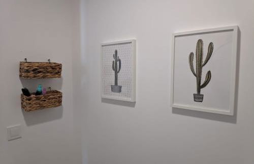 CASA LA PLAYA-CONIL Vacaciones de Lujo en Conil con Todas las Comodidades NETFLIX-HBO-DISNEY-CANALES DE FUTBOL-WIFI ALTA VELOCIDAD-SMART TV 65"-ALEXA - Foto 43