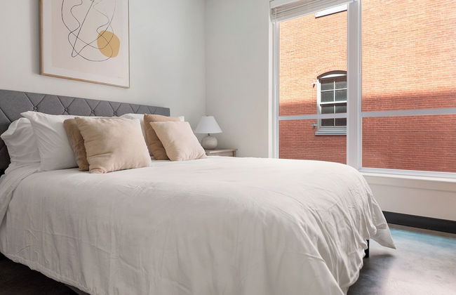 275 On The Park - Senate Apartments By Barsala - Photo 2