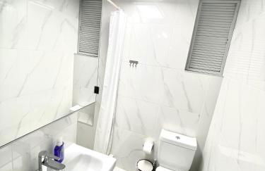 Classic 2 Bedroom Apartment Next to Metro - Marousi - Foto 24