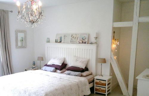 Inspektorenhaus am Jagdschloss mit Meerblick - Photo 1