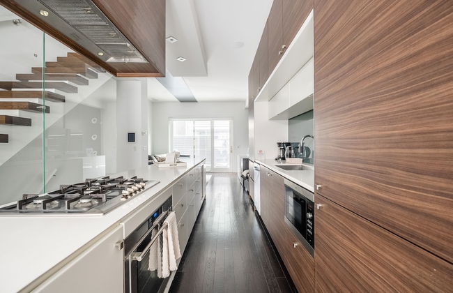 Luxury 4BR Townhouse in Downtown Toronto - Photo 29