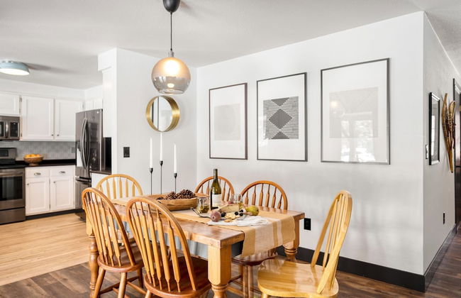 Quiet River Bend Cabin by Avantstay 35 Mins to Mt Bachelor 10 Mins to Town Centre Hot Tub - Foto 10