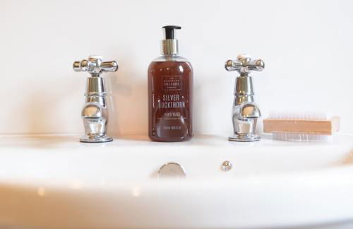 Steading Cottage - 50m from the beach - Foto 25