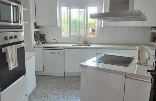 Spectacular Andalusian Villa Linda Vista Playa - Big Private Pool, BBQ & 2 Parking - Photo 21