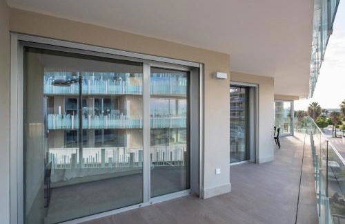 Newly Built 3 BDRM Luxury Apt Close to the Beach - Photo 40