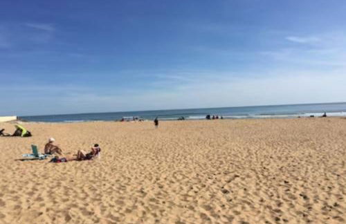 Family cocoon by the sea - Photo 17