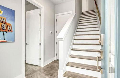 Nash Getaway - Private Rooftop Patio - Sleeps 12 - Foto 11