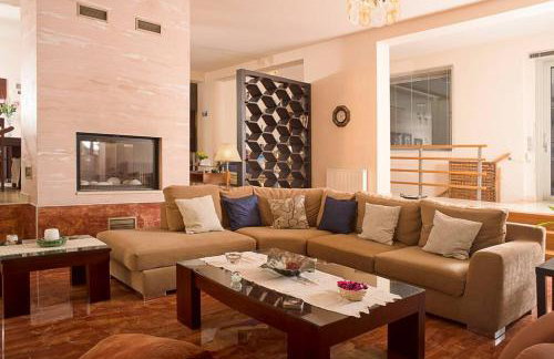 Modern Luxury Villa with Pool, just 5min to sea - Foto 5