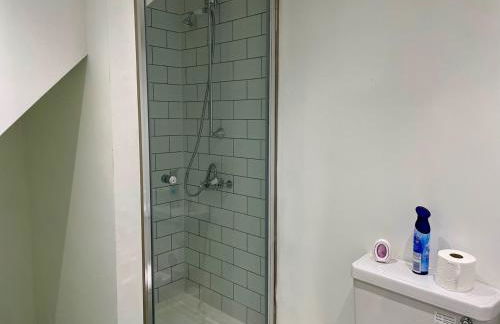 Gorgeous 4 bedroom Townhouse - Photo 7