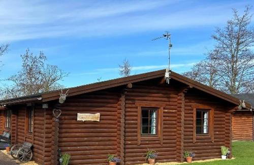 Laura's Lodge Hot Tub Log Cabin, Felmoor Park, Morpeth, Northumberland - Photo 1