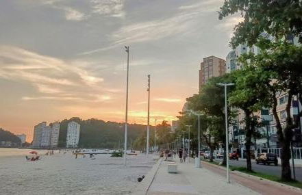 Apartamento mobiliado prédio frente ao mar - Foto 39