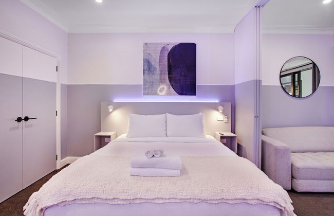 Cozy Studio Retreat in the City By Zodiak Stays - Photo 5