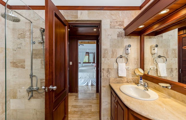 Casa de Campo Villa Luxurious Property up to 12 People With Pool Jacuzzi BBQ Golf - Photo 8