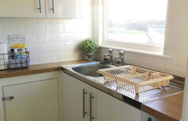 Sea View Holiday Chalet, access to sandy beach - Pets go free - Foto 8