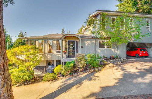 Gig Harbor Home Large Deck, Outdoor Dining Area - Foto 33