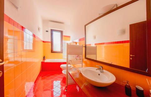 Cozy Design House - 15 Minutes From NAVIGLI-HUMANITAS - Foto 7