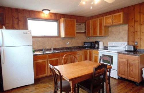 Secluded Cottage Rental in the Trees by Lake Erie, Ohio - Foto 3