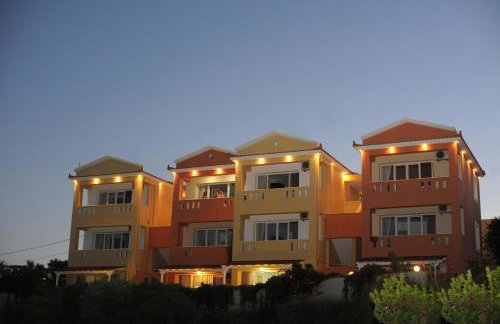 Yolanda Studios - Photo 27