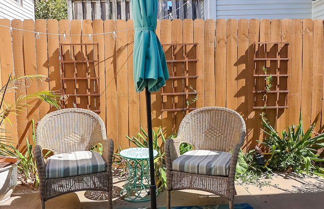 Vibrant Bungalow 2 Minutes to the Beach - Foto 47