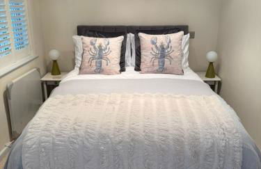 Coastal Escape - Photo 4