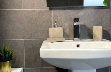 Modern and spacious house with Hot Tub - Foto 36