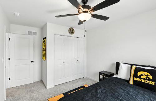 Modern Townhome Retreat in Prime Location townhouse - Photo 21