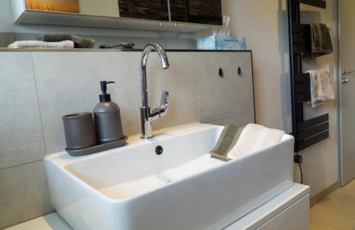 Komfort-Fewo mit Infrarotsauna & WLAN nahe Sorpesee - Haus am Krähenbach - Steinert - Photo 16