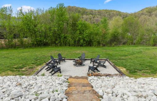 New Barndo/Red River Access/King Beds/Hot Tub - Foto 45