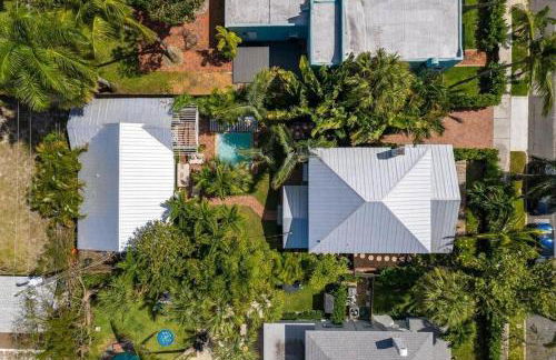 Tropical Estate w/ Guesthouse & Pool. Sleeps 8! - Foto 50