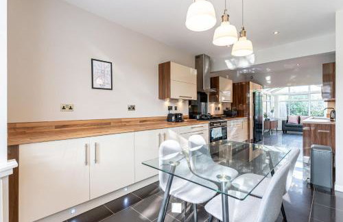 Large Home near Edgbaston Stadium, UOB & QE hospital sleeps 6 - Foto 25