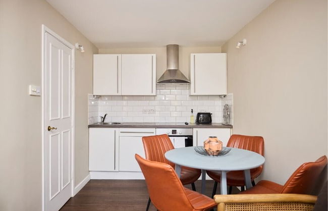 The Holland Park Crib - Classy 2bdr House - Photo 5