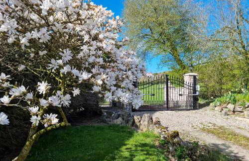 Riverside Cabin - Sleeps 2 - Hottub - Parking - Foto 67