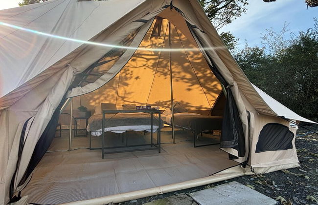 Cozy Winter Hot Tent With Log Burner, Tv & Hot tub - Foto 11