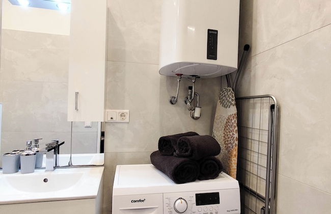 Cozy Apartment with Free Parking - Foto 16