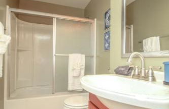 NEW! 3-story Townhome - Private, Self checkin, Quiet. - Foto 21