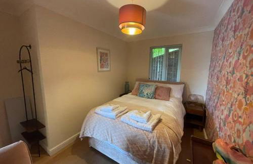 Luxury 4-5 Bed Home with Games Room and Balcony - Foto 19