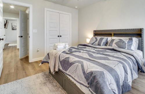 8 Mi to TTU! Pet-Friendly Home with Patio and Yard - Foto 16