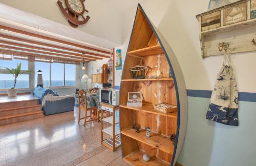 Seaside House With Heated Pool - Photo 29