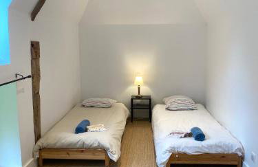 Le Pressoir du Château de Neuville - Piscine chauffée - Jeux - Forêt - Foto 37