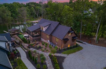 Black Bear Lodge by Avantstay Lakefront, Dock, Pool, Theater Sleeps 20+ - Foto 144