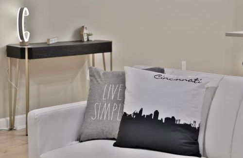 *New* XquisiteMidCenturyM0d~ Condo *OTR* w/Parking - Foto 16