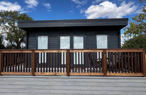 Beautiful Open Plan Lakeside Lodge, Shearsby - Photo 48