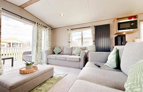 The Retreat - An Luxurious Caravan in Towyn, Wales - Photo 8