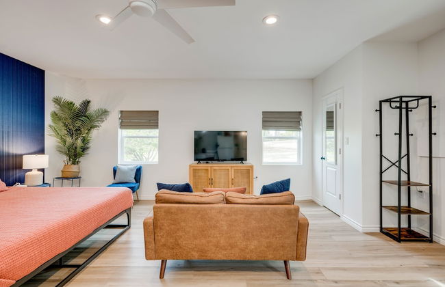 Walk to Lake LV2 EV Charge Fish Hike Pickleball Skyline Club Coming Feb 25 3 Acre Property - Foto 3