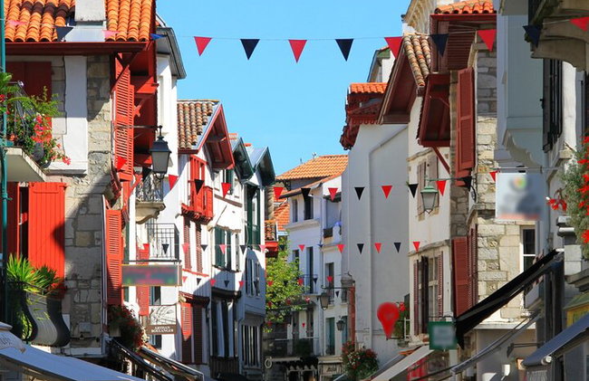 Recorrido privado a pie por lo más destacado y la historia del casco antiguo de Lyon - Foto 6