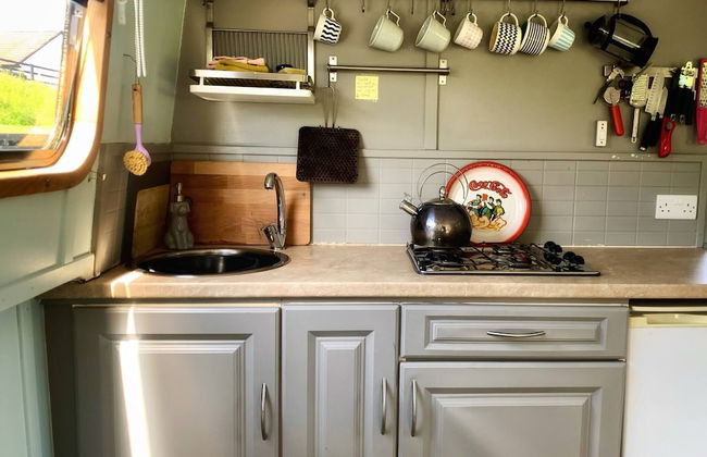 5 Star Stunning Houseboat, no Experience Required! Enjoy the Most Romantic Trip! - Foto 13