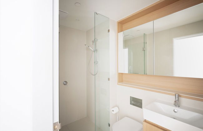 Modern Apartment in Darling Harbour - Photo 12